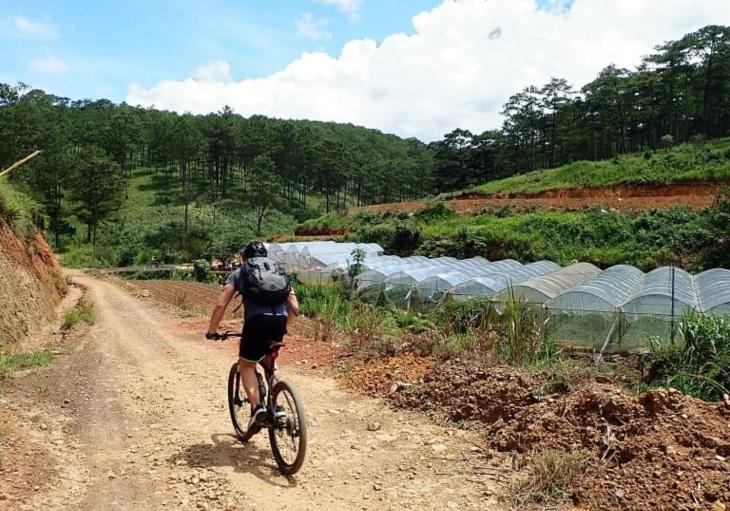 mountain biking in Da Lat - Vietnam
